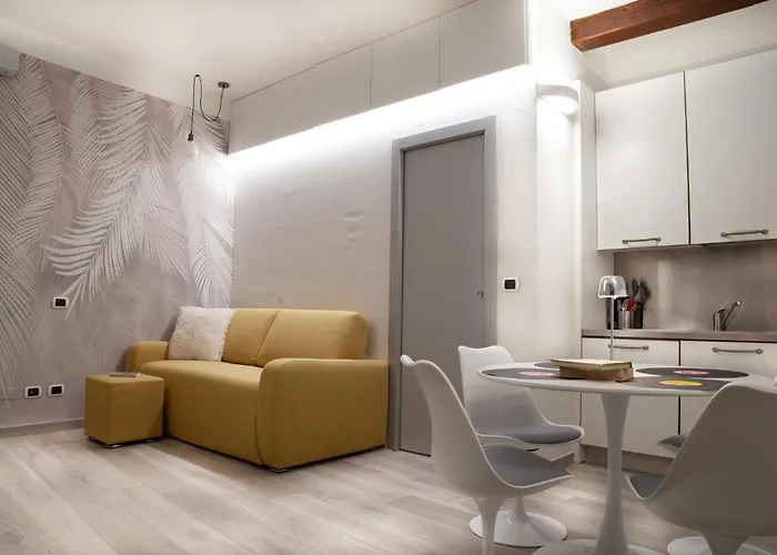 Rrrapido In Brera - Via Mercato Milão