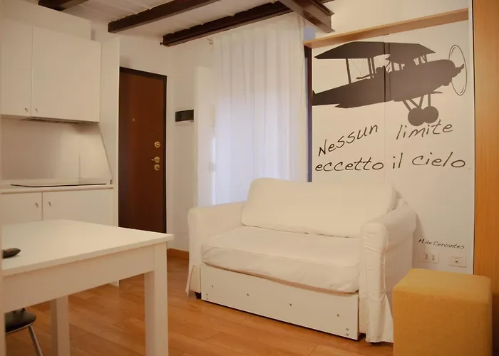 Rrrapido In Brera - Via Mercato Milão