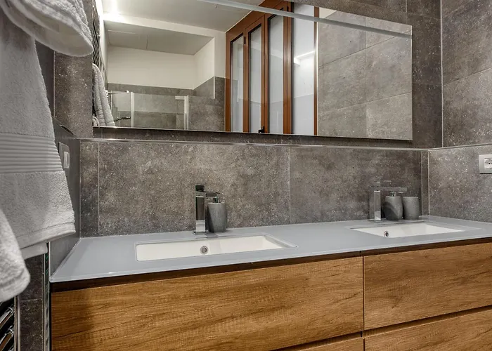 Navigli, 90 Square Meters, Free Parking Ripa Ticinese Apartamento