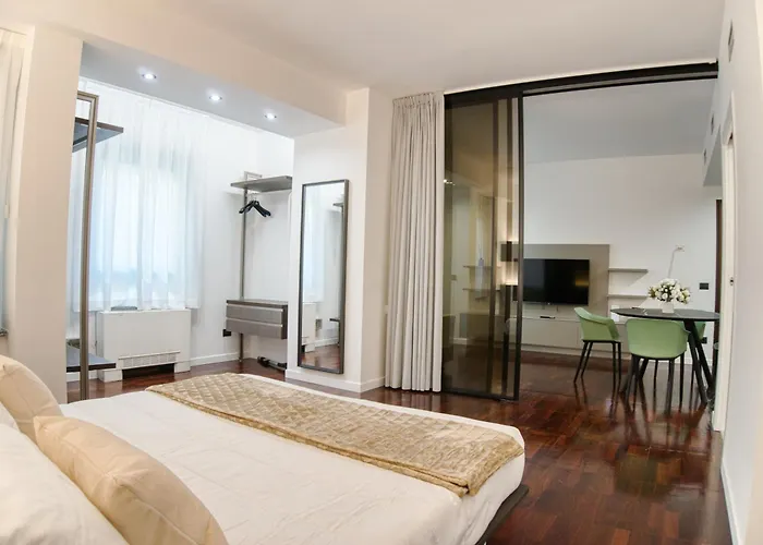 Duomo Lux - Elite In The Heart Of * Milaan