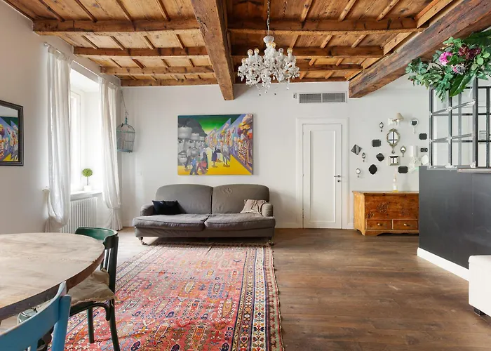 Brera - Castello - Ampio Bilocale Centro *