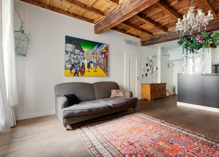 Brera - Castello - Ampio Bilocale Centro *