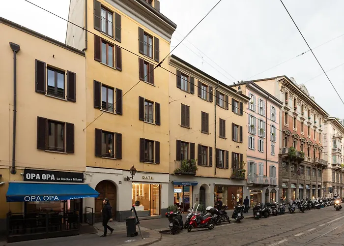 Brera - Castello - Ampio Bilocale Centro Appartement