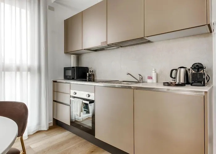 Limehome Park Towers *