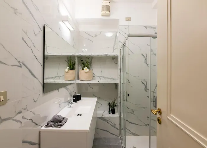 Duomo 2 - Wi-fi & Ac Free アパート ミラノ