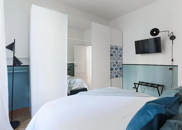 The Rent - Spacious Three-bedroom In The Heart Of * Milano