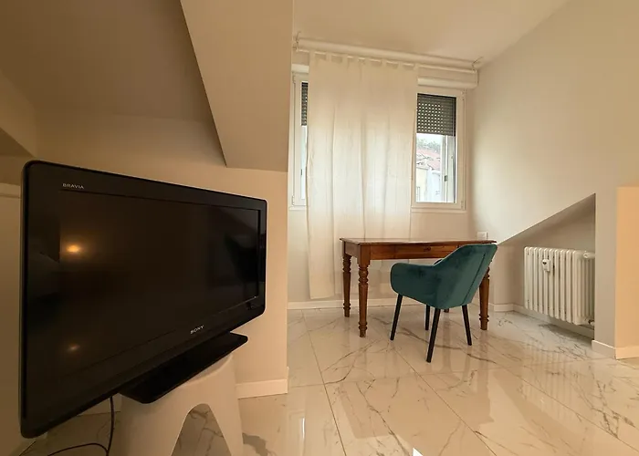 Sunny Design Penthouse 2br 2ba 8 Min To Duomo * Mediolan