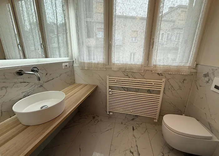 Sunny Design Penthouse 2br 2ba 8 Min To Duomo Apartament