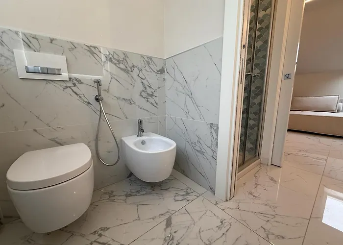 Sunny Design Penthouse 2br 2ba 8 Min To Duomo Mediolan