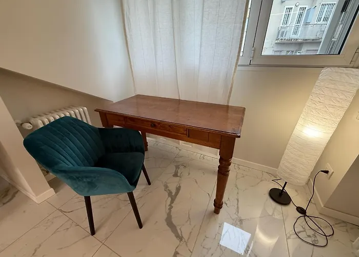 Sunny Design Penthouse 2br 2ba 8 Min To Duomo