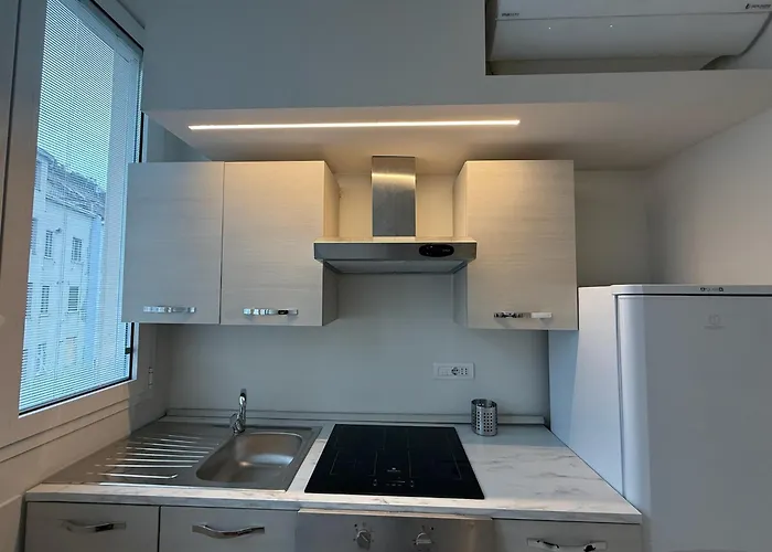 Sunny Design Penthouse 2br 2ba 8 Min To Duomo Apartament