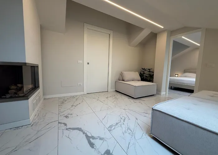 Sunny Design Penthouse 2br 2ba 8 Min To Duomo