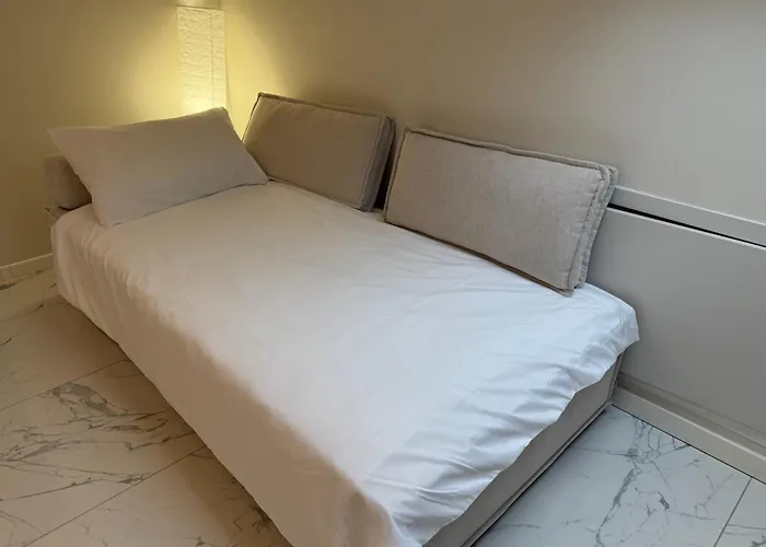 Sunny Design Penthouse 2br 2ba 8 Min To Duomo Apartament