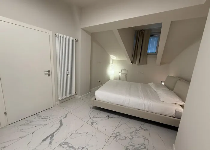 Sunny Design Penthouse 2br 2ba 8 Min To Duomo *