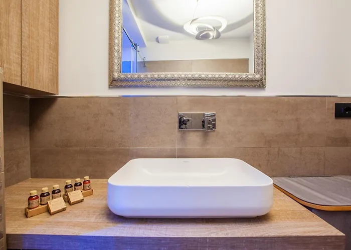 Boutique Con Cortile-design&fashion District Apartament *