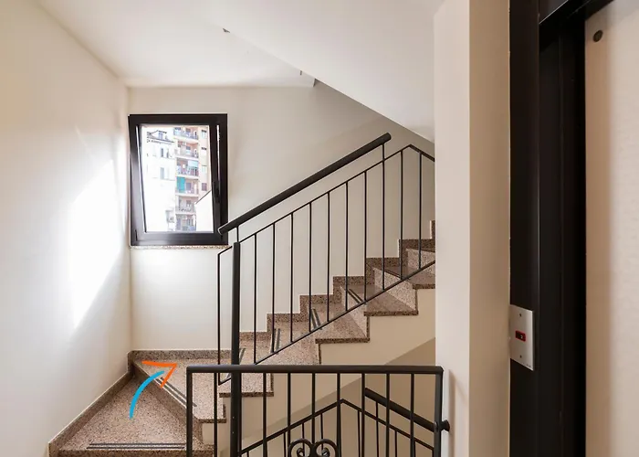 Bright Attic M4 - 2 Bedrooms * Mediolan