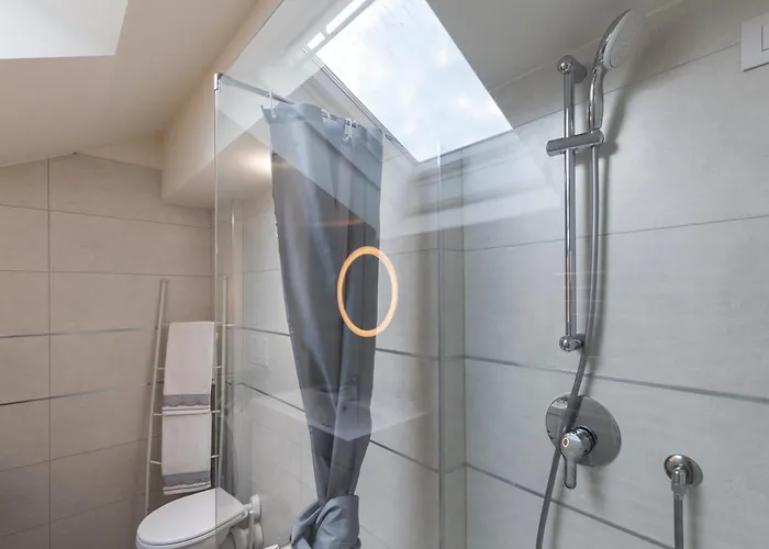 Bright Attic M4 - 2 Bedrooms Apartament Mediolan