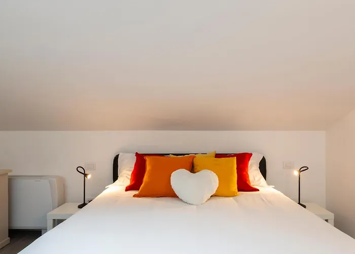 아파트 Bright Attic M4 - 2 Bedrooms 밀라노