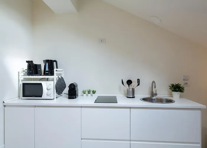 Bright Attic M4 - 2 Bedrooms Mediolan