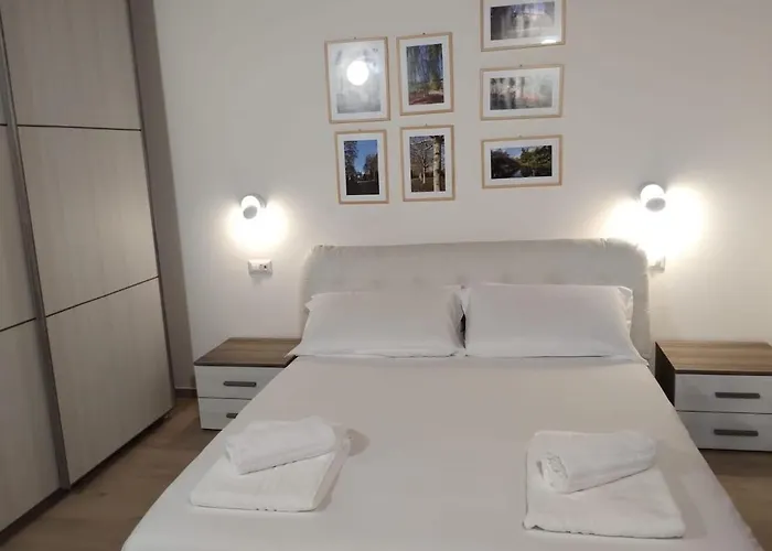 Happiness In Corso Milán