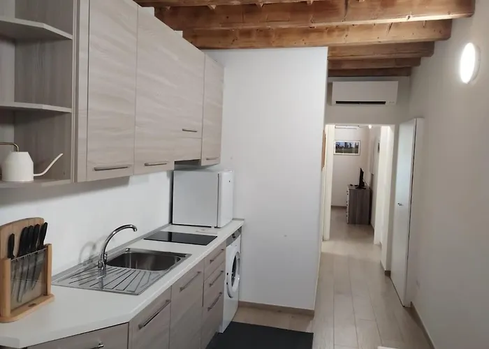 Happiness In Corso * ميلان