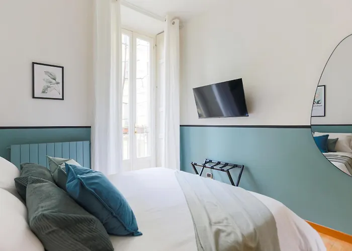 The Rent - Spacious Three-bedroom In The Heart Of *