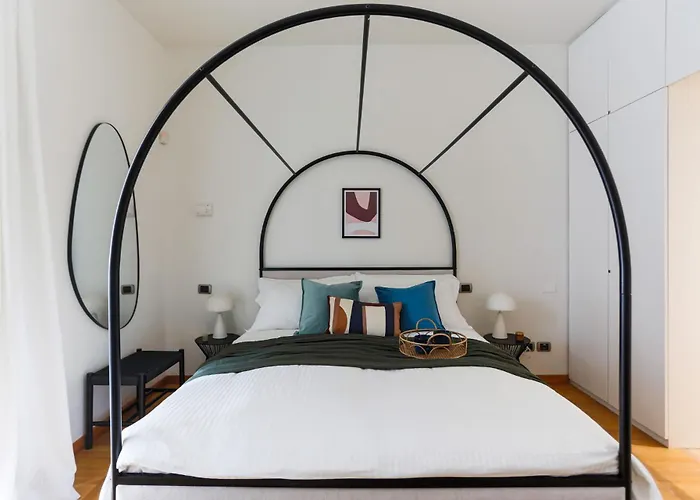 The Rent - Spacious Three-bedroom In The Heart Of Milão