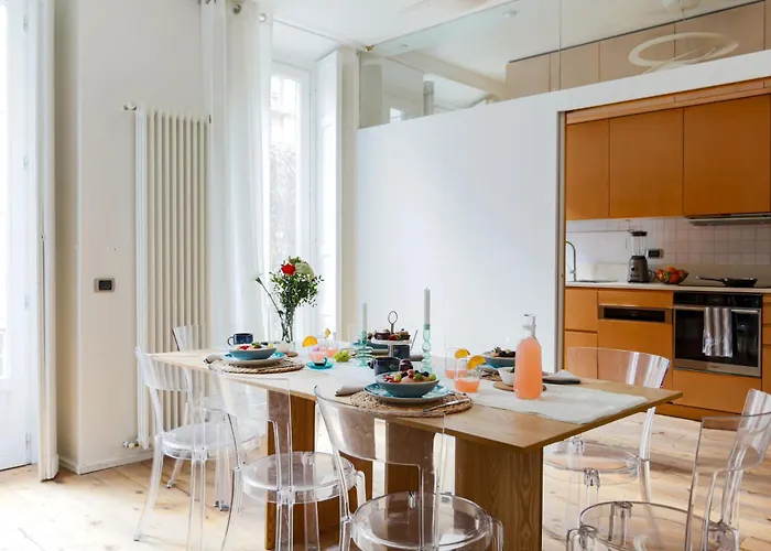 The Rent - Spacious Three-bedroom In The Heart Of Milano