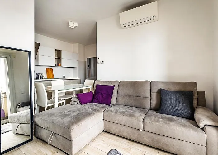 Brand New 1 Bedroom In Navigli Area Apartmán