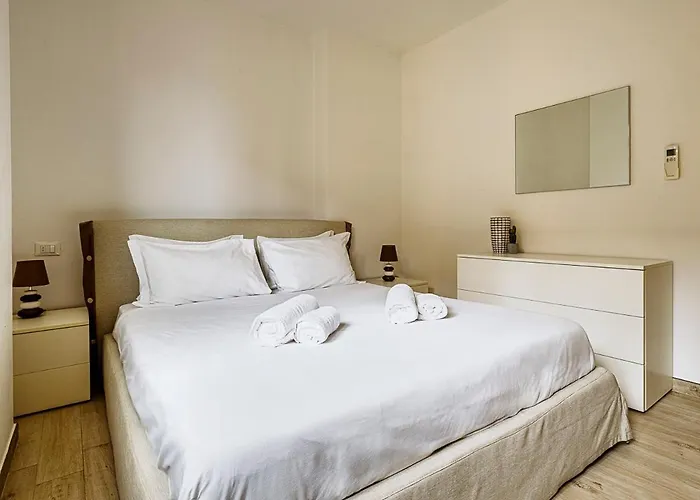 Brand New 1 Bedroom In Navigli Area Apartmán