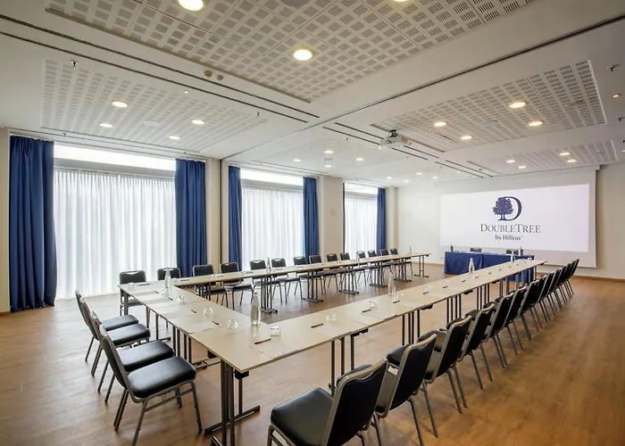 Doubletree By Hilton מלון 4*