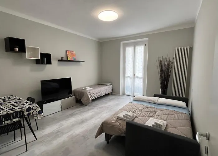 Giacomino Station Apartman *