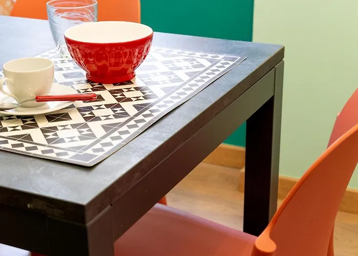 Bilocale Moderno Isola-garibaldi, 4 Posti, Wifi Veloce, Metro A 2 Minuti Mediolan