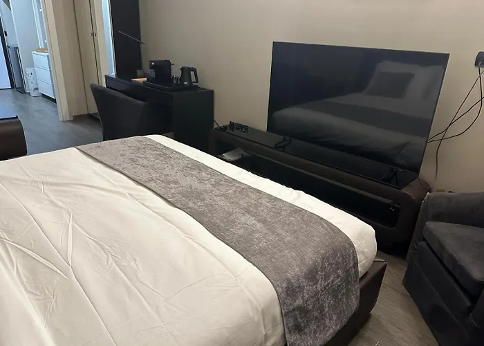 Milhouse - Vitruvio Station Милан