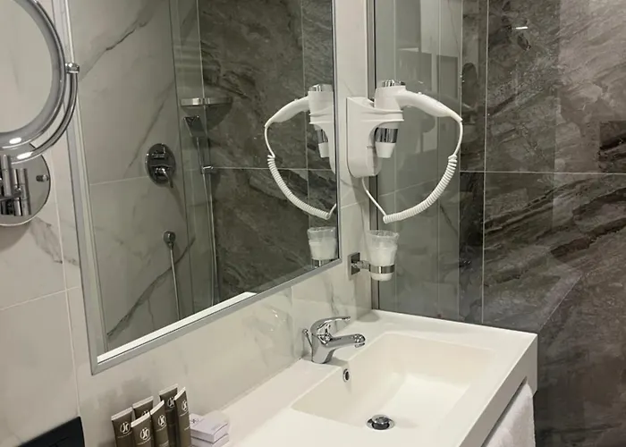 Jr Bocconi 4* Mailand