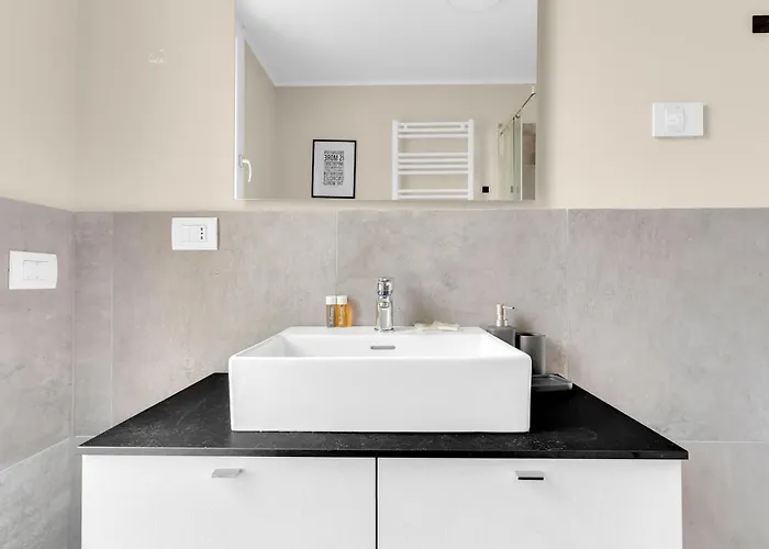 Living With Terrace & Garage By Ndp Rent شقة ميلان