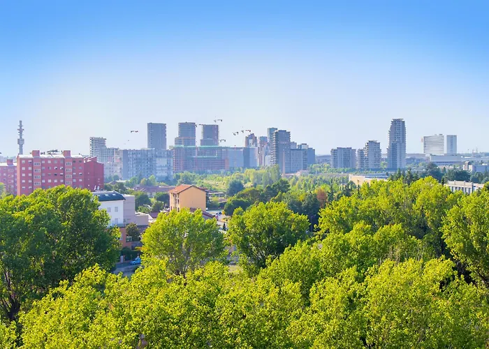 Living With Terrace & Garage By Ndp Rent شقة ميلان