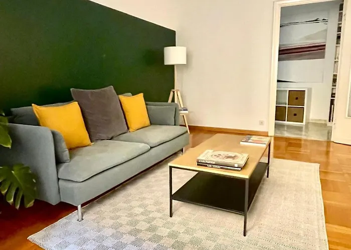 Downtown Chic - Quiet Retreat With Free Wifi & Air Conditioning Apartment Mailand