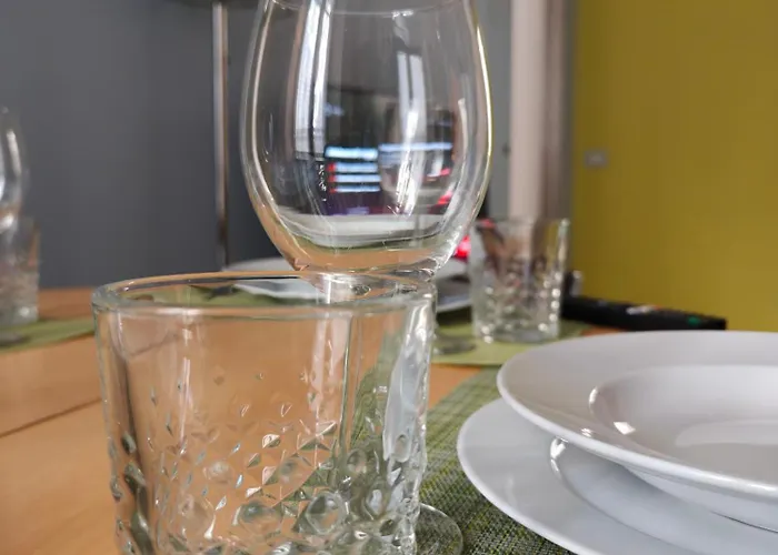 Center In Shopping And Living Area With Ac, Wifi, Steps From M1 And Airport And Fiera Link * Milaan