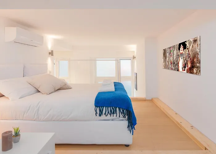 Modern Loft In - Near Lodi Tibb Metro Apartment *