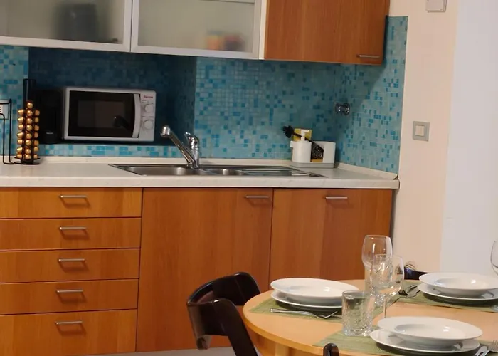 Center In Shopping And Living Area With Ac, Wifi, Steps From M1 And Airport And Fiera Link * Milaan