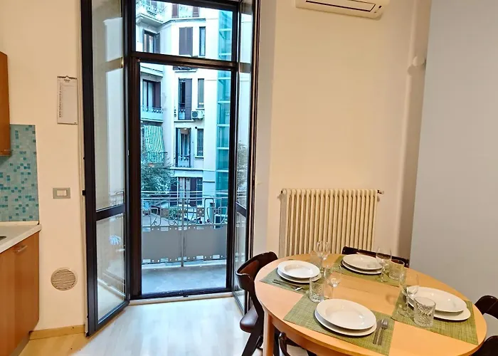 Center In Shopping And Living Area With Ac, Wifi, Steps From M1 And Airport And Fiera Link Apartmán Milán