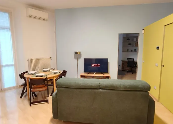 Center In Shopping And Living Area With Ac, Wifi, Steps From M1 And Airport And Fiera Link 米兰