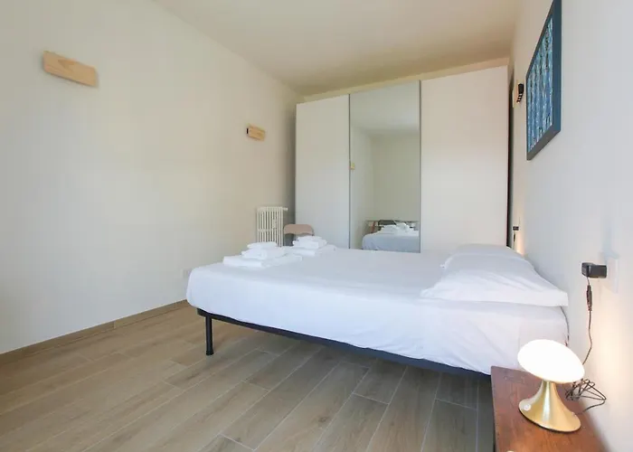 Elegante A 300 M Dalla Metro Zara