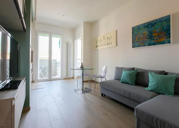 Elegante A 300 M Dalla Metro Zara