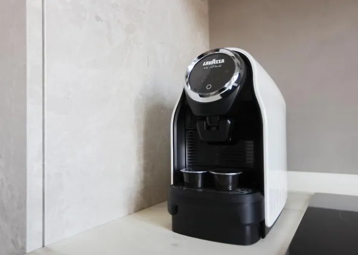 Elegante A 300 M Dalla Metro Zara Apartmán *