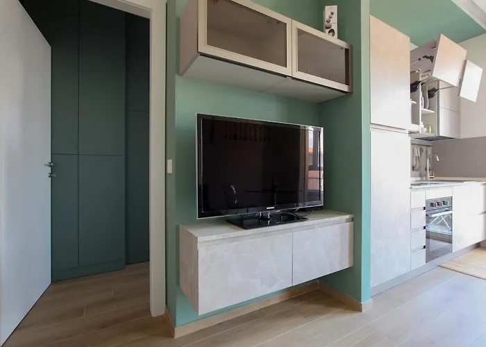 Elegante A 300 M Dalla Metro Zara