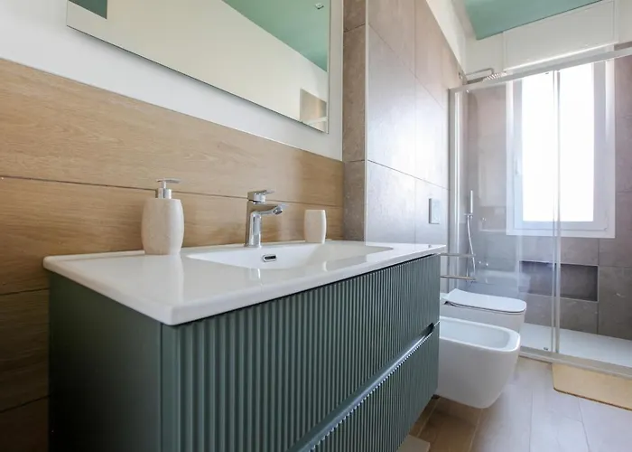 Elegante A 300 M Dalla Metro Zara * Milán