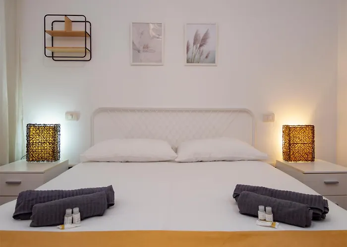 Lovely Two-room In Loreto Appartement *