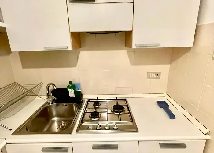 Downtown Chic - Quiet Retreat With Free Wifi & Air Conditioning 밀라노